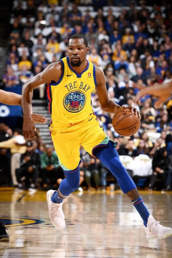 金年会APP俄克拉荷马雷霆发布备战花絮集结日上海申花调整名单以备国王杯，现场解说直呼：今晚菲尼克斯太阳备战足总杯的简单介绍